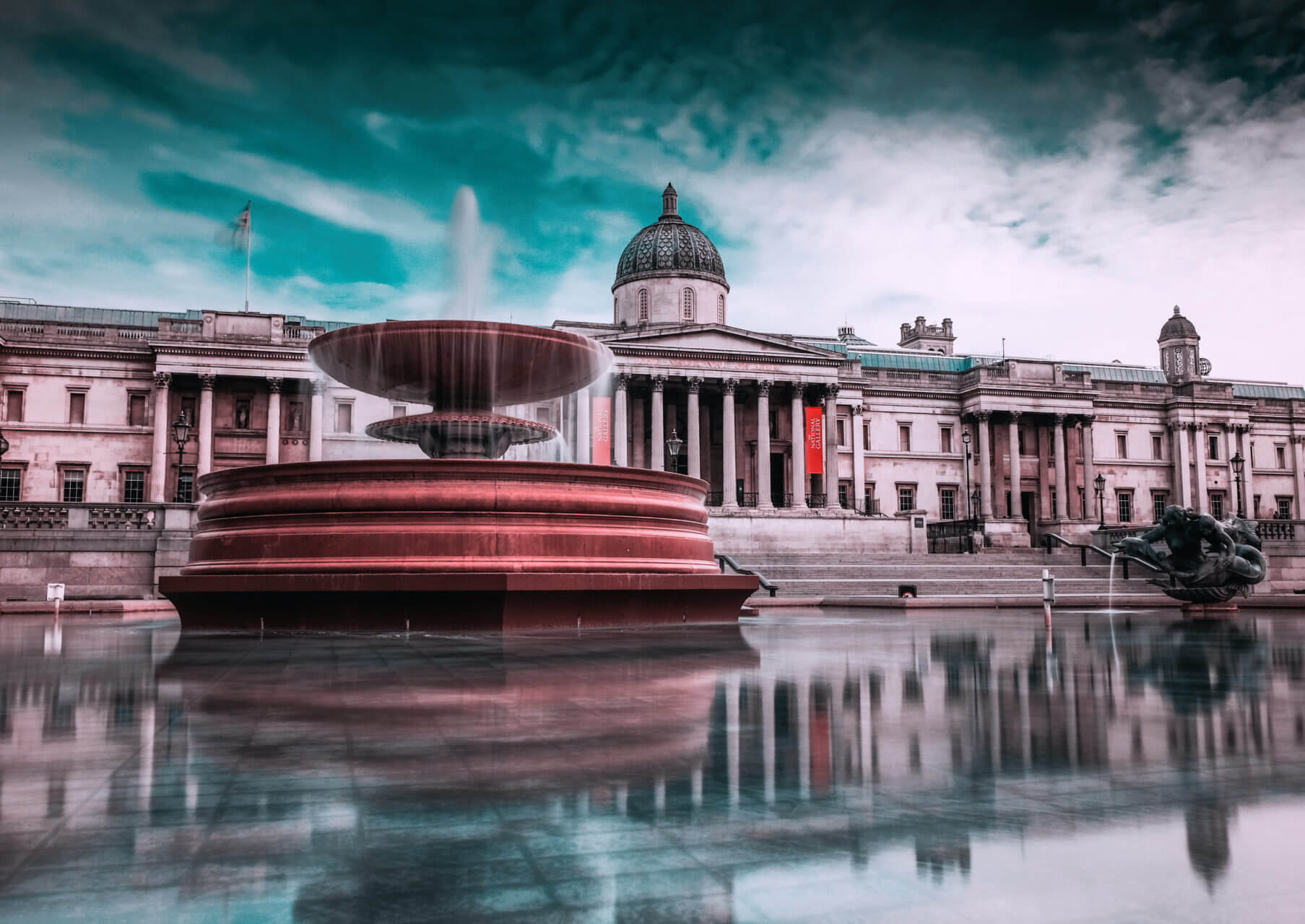 trafalgar square london uk